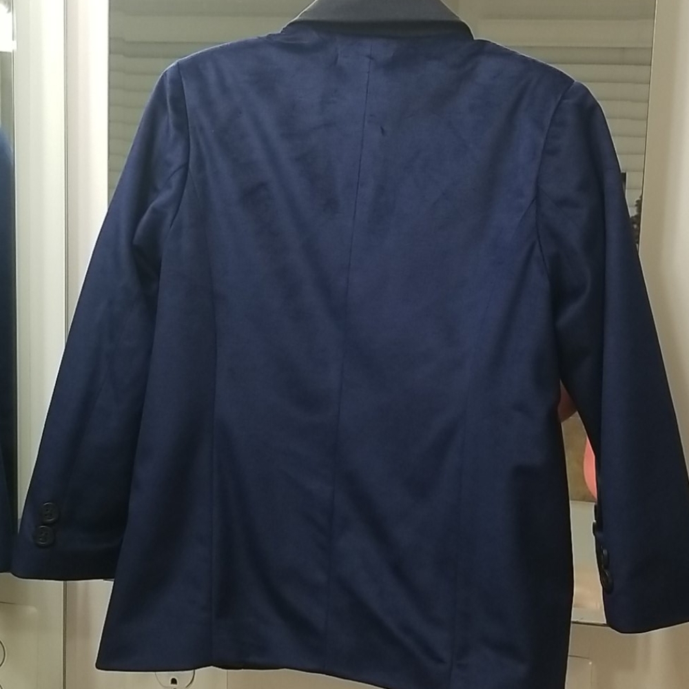 Outfit - Picture 2 of 3